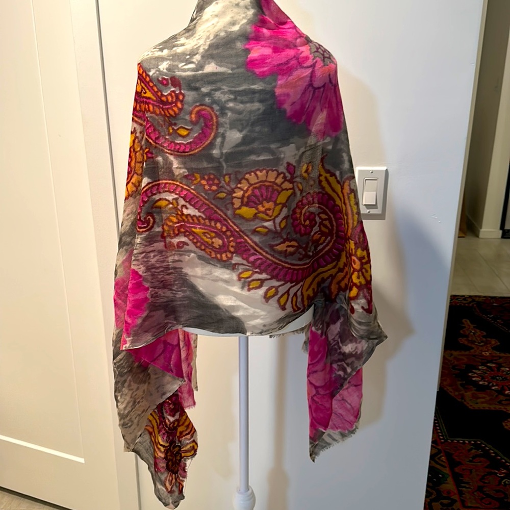 Passigatti scarf and sarong in wool and silk purchased in Venice Italy 💝